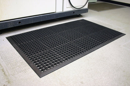 Heavy Duty Drainage Hole Anti-Fatigue Rubber Mat