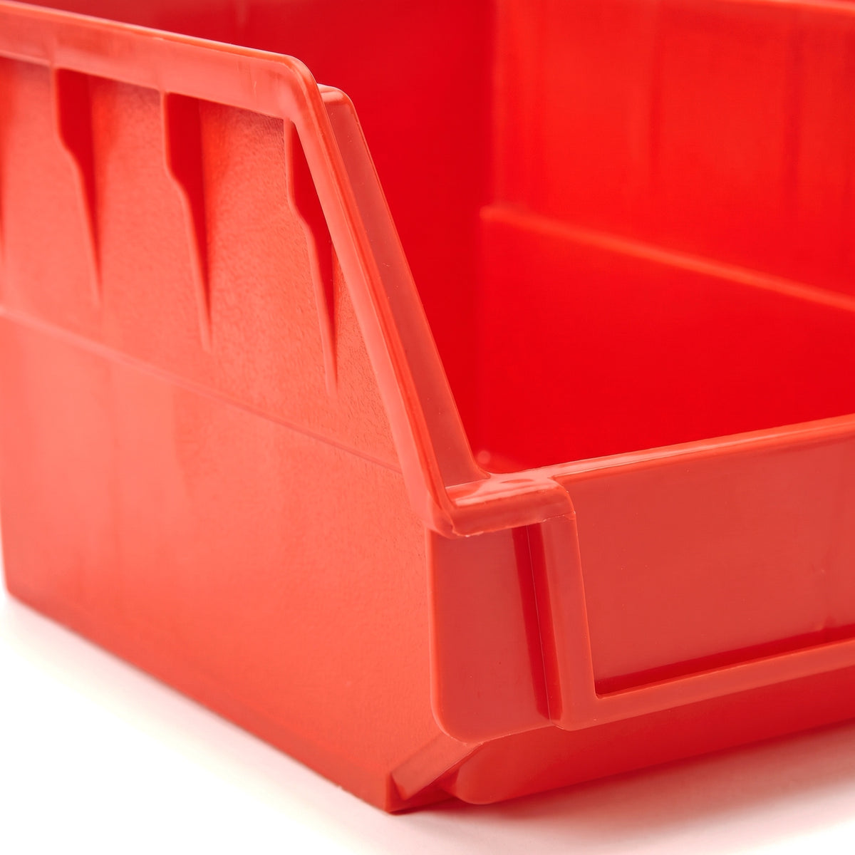 Small red hook-on bin - close-up of moulding